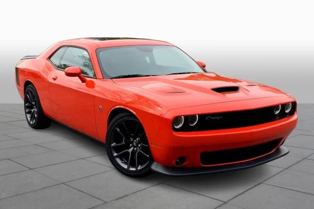2022 Dodge Challenger R/T Scat Pack photo 1
