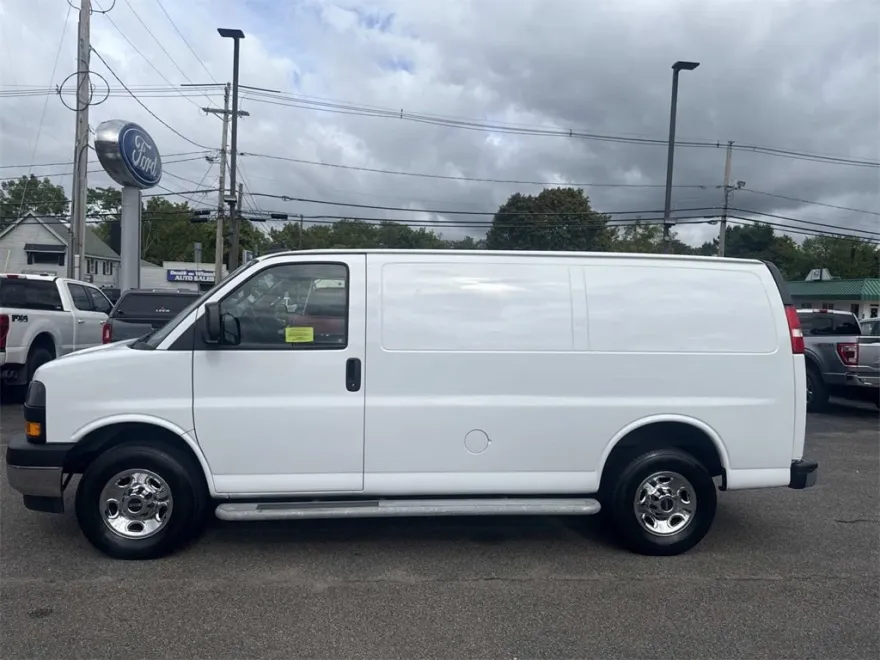 2022 Gmc Savana Cargo photo 1