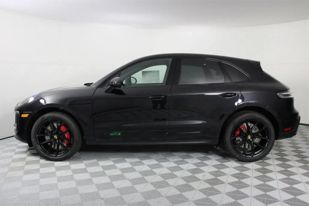 2025 Porsche Macan GTS photo 1