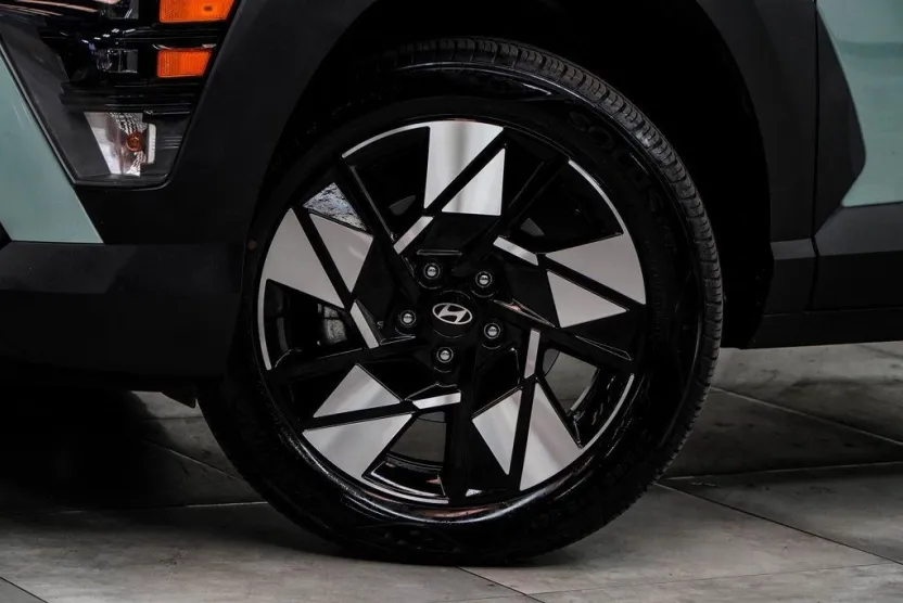 2025 Hyundai Kona SEL photo 1