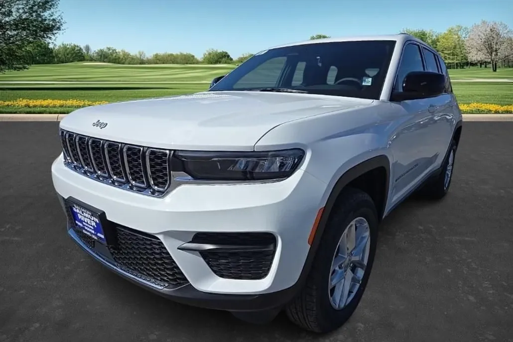 2025 Jeep Grand Cherokee Laredo photo 1