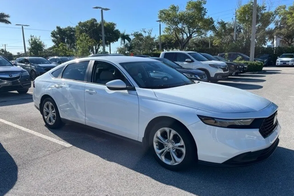 2024 Honda Accord LX photo 1