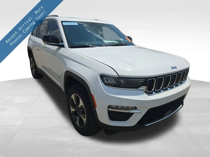 2023 Jeep Cherokee 4xe photo 1