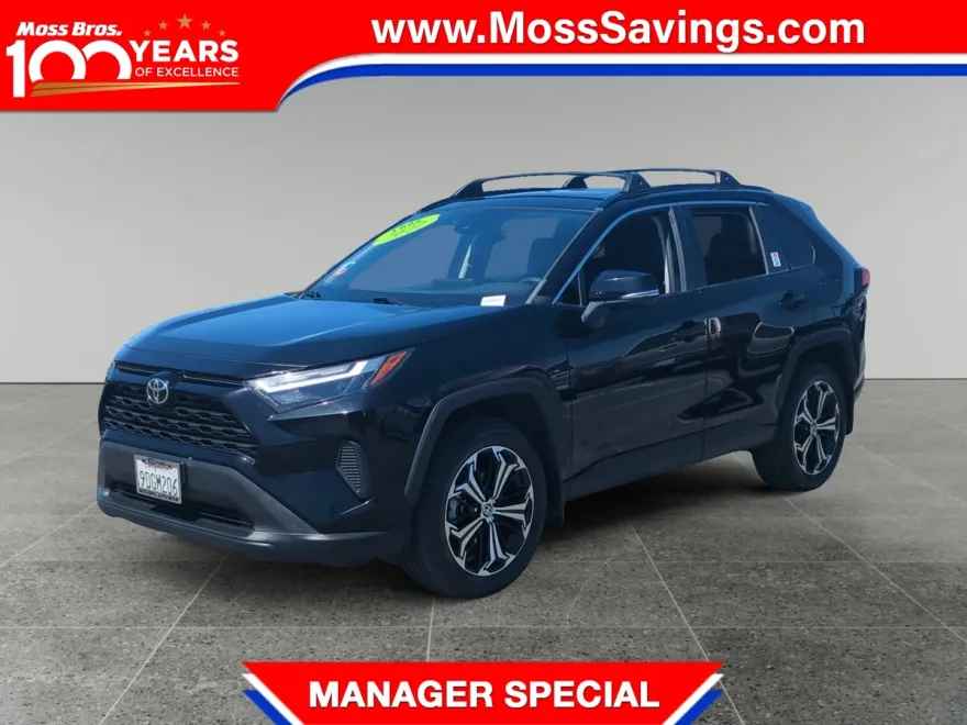 2022 Toyota RAV4 XLE photo 1