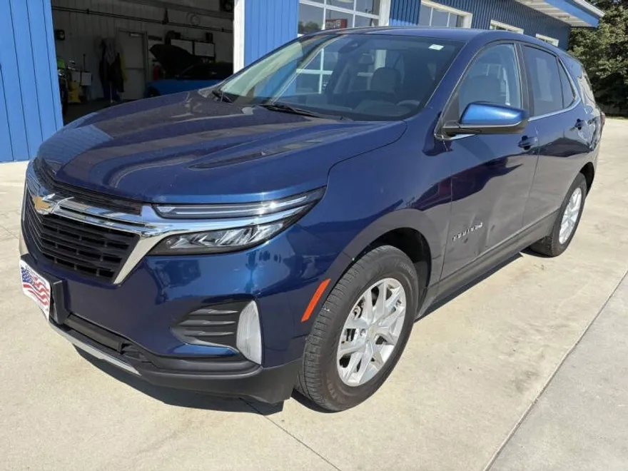2022 Chevrolet Equinox LT photo 1
