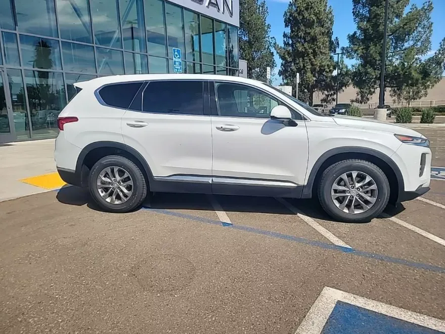 2019 Hyundai Santa Fe SEL photo 1