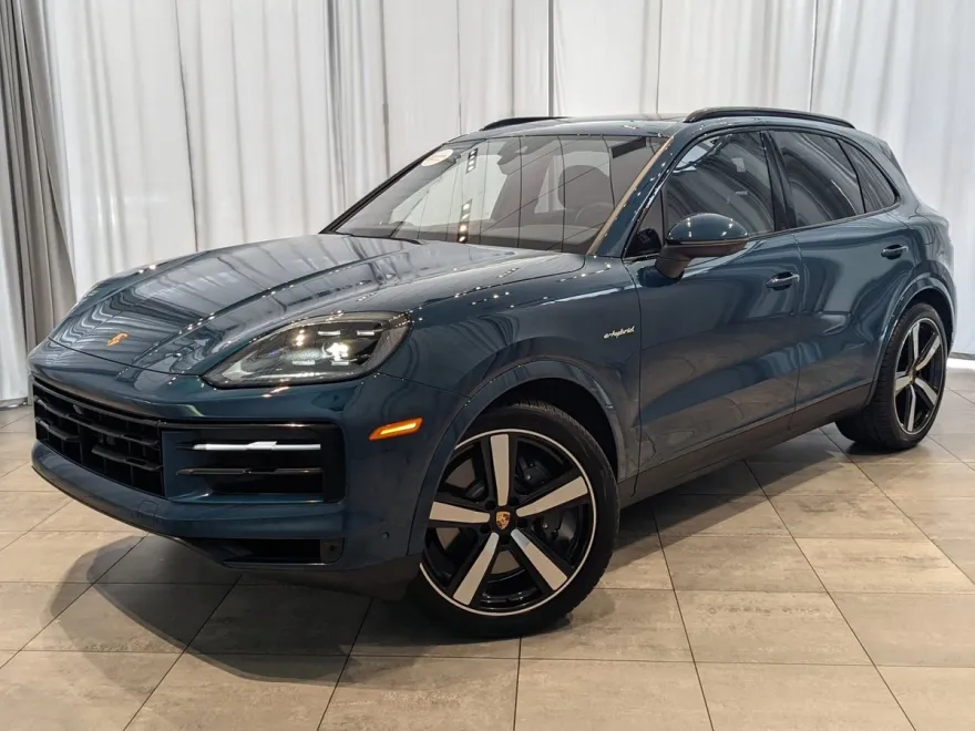 2024 Porsche Cayenne E-Hybrid photo 1