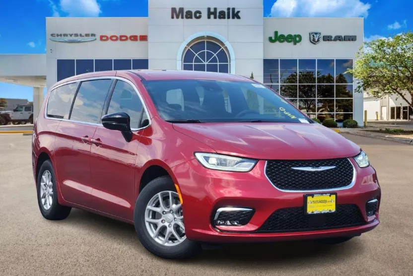 2025 Chrysler Pacifica photo 1