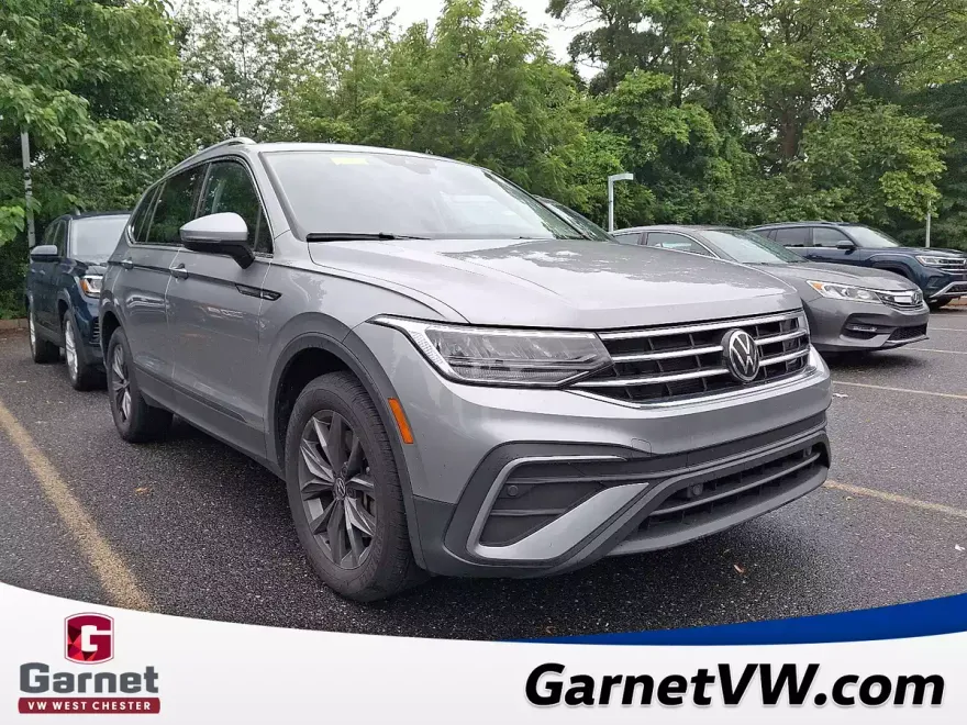 2022 Volkswagen Tiguan SE photo 1