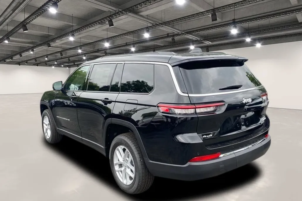 2025 Jeep Grand Cherokee Laredo X photo 1