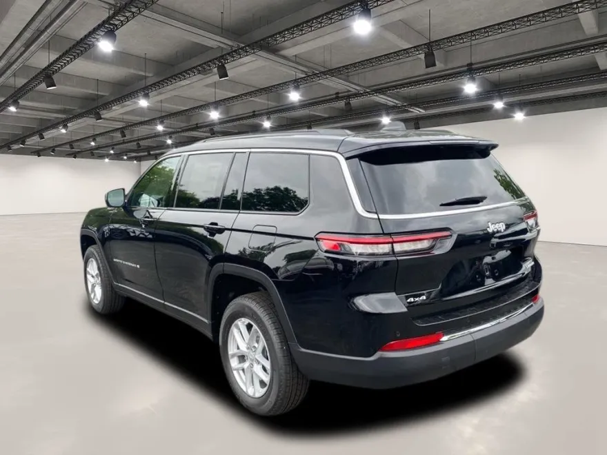 2025 Jeep Grand Cherokee Laredo X photo 1