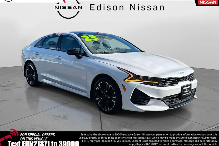 2023 Kia K5 GT-Line photo 1