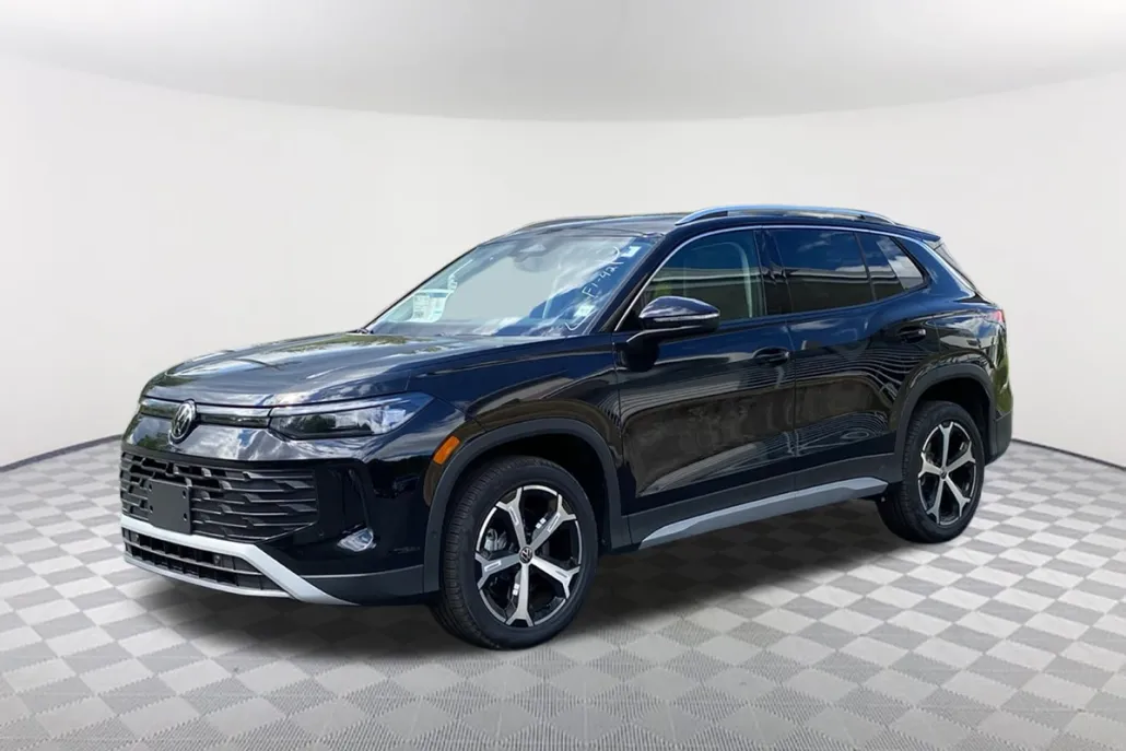 2025 Volkswagen Tiguan SE photo 1