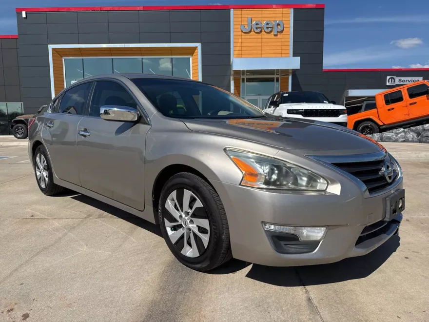 2013 Nissan Altima 2.5 S photo 1