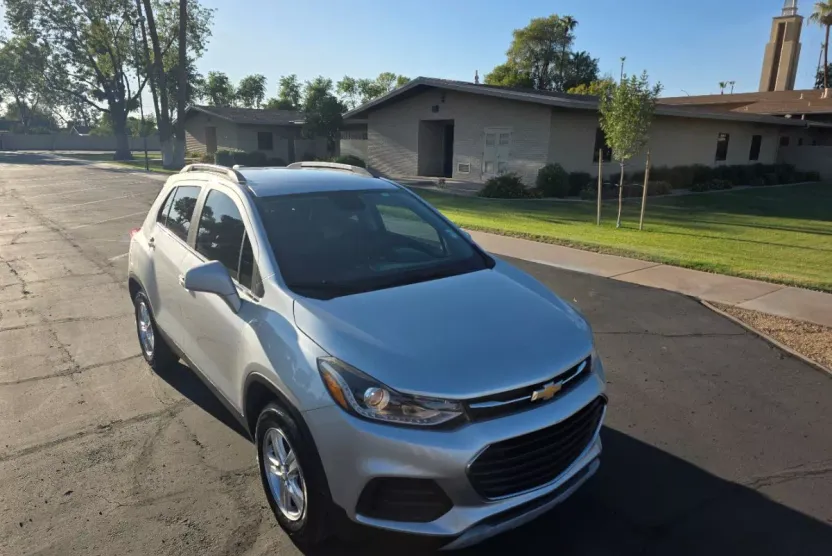 2018 Chevrolet Trax LT photo 1
