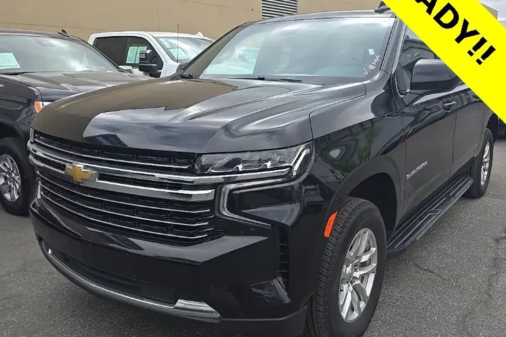 2024 Chevrolet Suburban LT photo 1