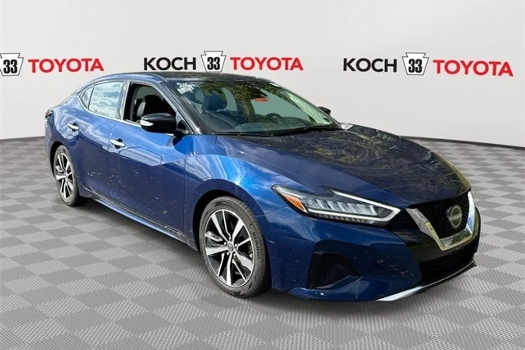 2023 Nissan Maxima SV photo 1
