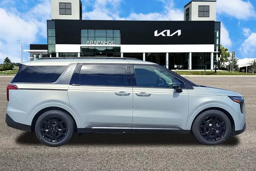 2025 Kia Carnival SX Prestige photo 1