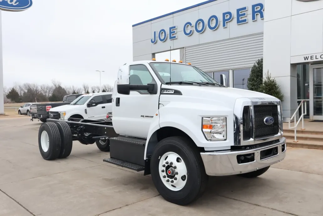 2025 Ford F-750 photo 1
