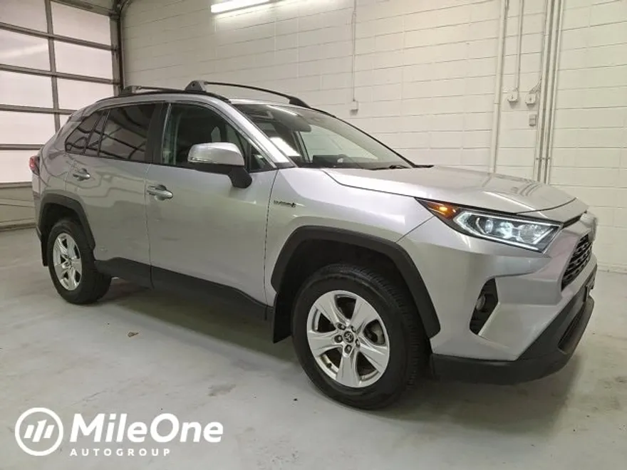 2020 Toyota RAV4 Hybrid XLE photo 1