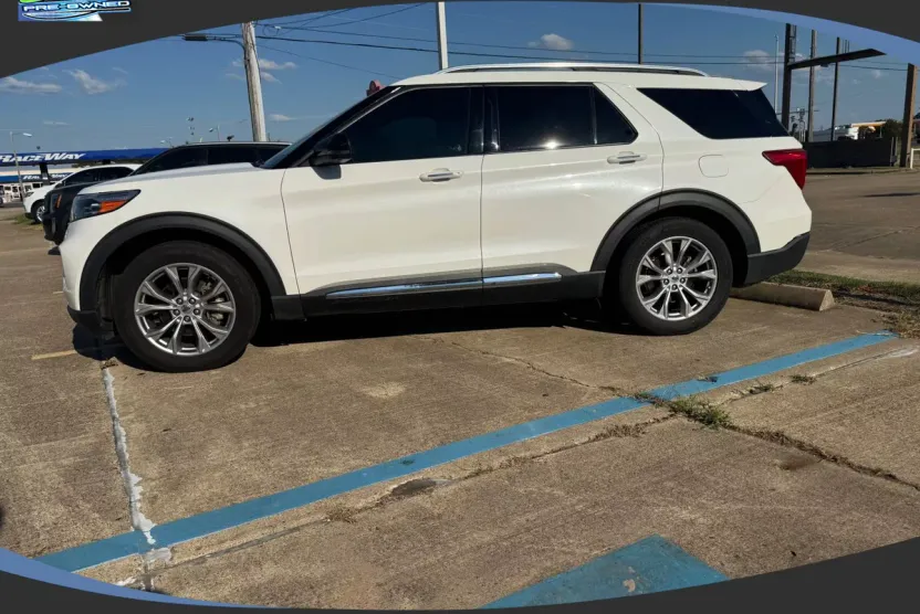 2021 Ford Explorer Limited Sport photo 1