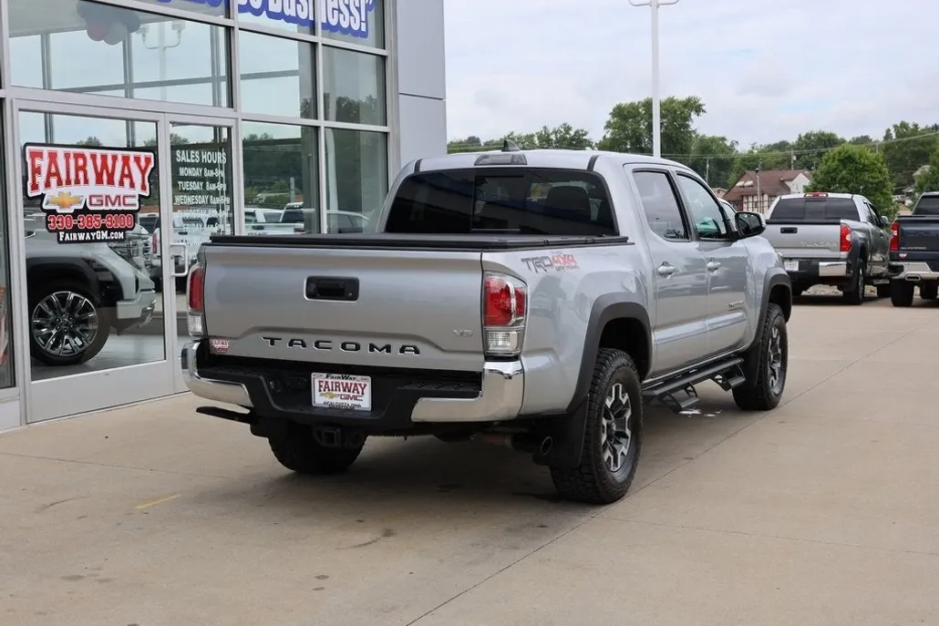 2023 Toyota Tacoma TRD Off-Road photo 1