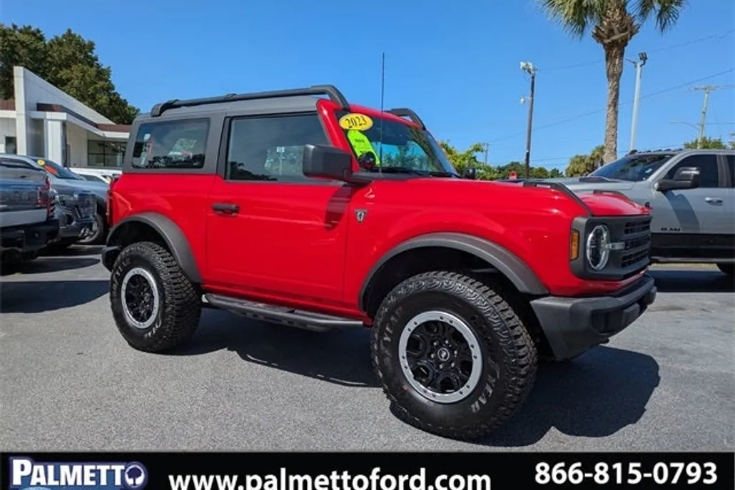 2023 Ford Bronco Base photo 1