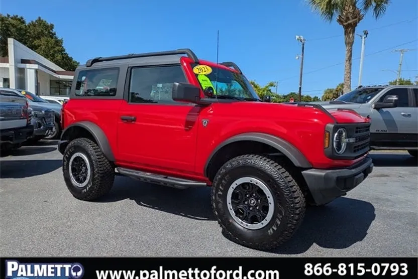 2023 Ford Bronco Base photo 1