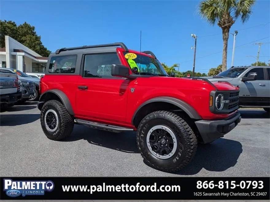 2023 Ford Bronco Base photo 1
