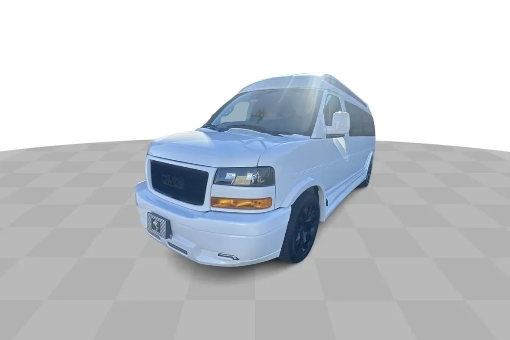 2024 Gmc Savana Cargo 2500 photo 1