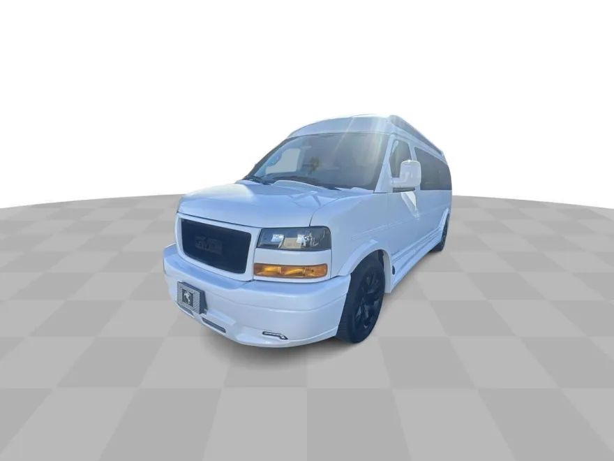 2024 Gmc Savana Cargo 2500 photo 1
