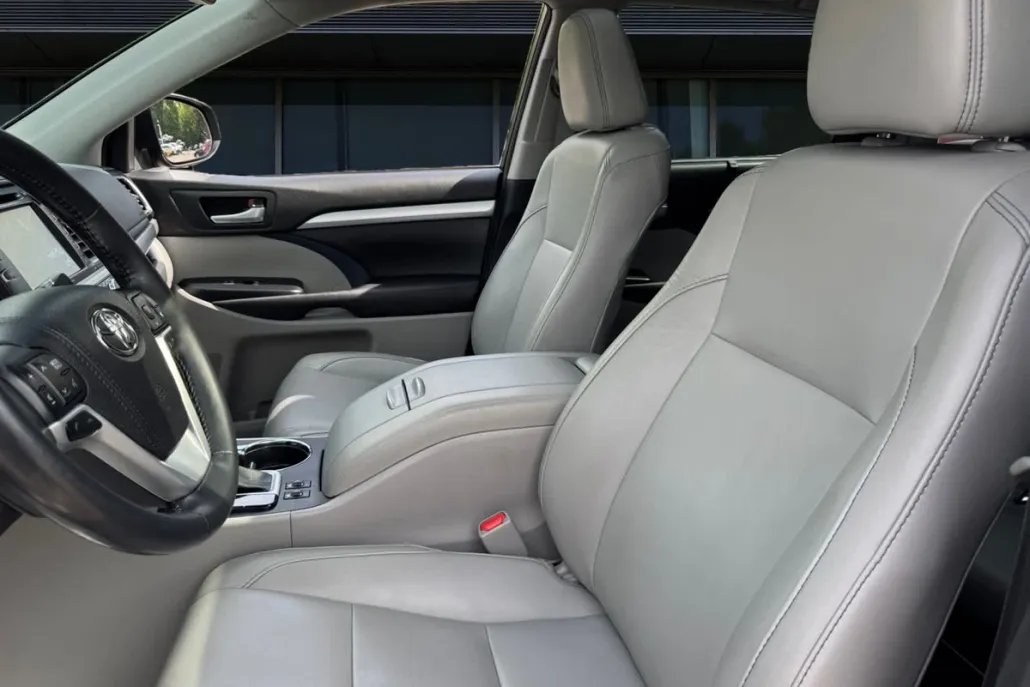 2017 Toyota Highlander XLE photo 1