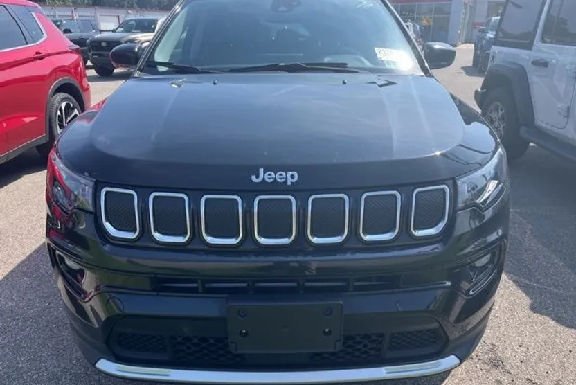 2022 Jeep Compass Limited photo 1