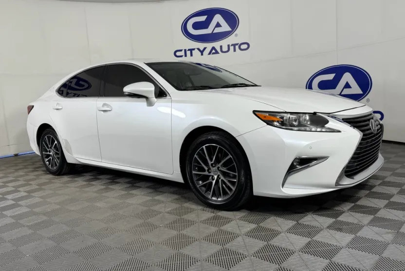 2016 Lexus ES 350 Base photo 1