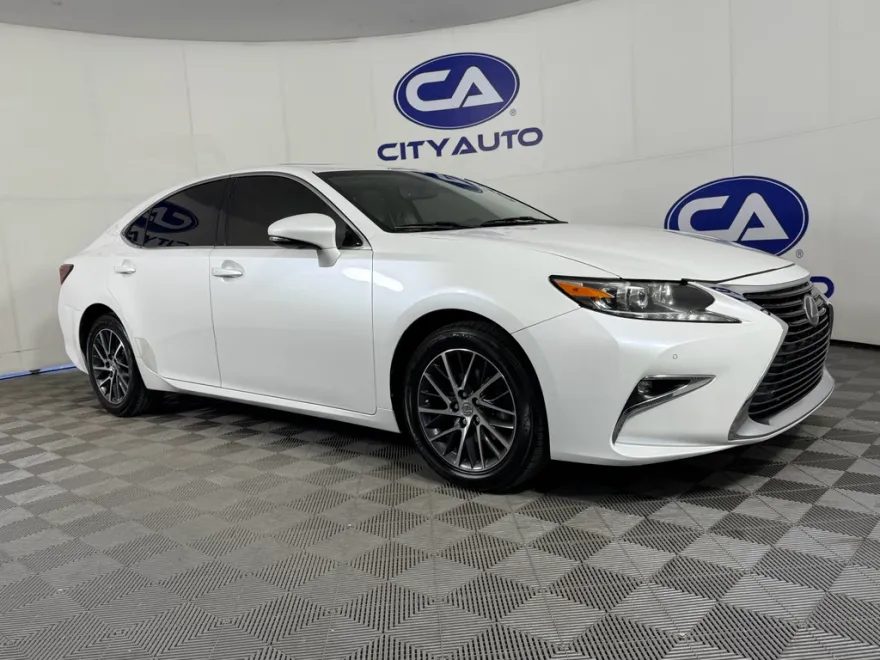 2016 Lexus ES 350 Base photo 1