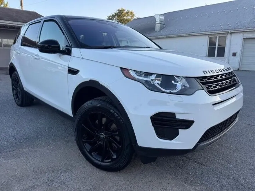 2019 Land Rover Discovery Sport SE photo 1