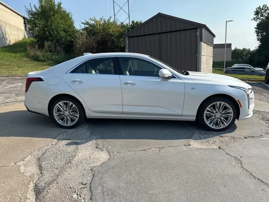 2020 Cadillac CT4 Premium Luxury photo 1