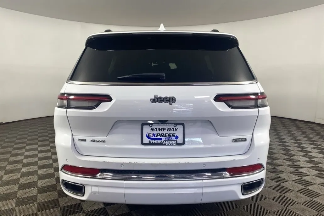 2022 Jeep Grand Cherokee Overland photo 1