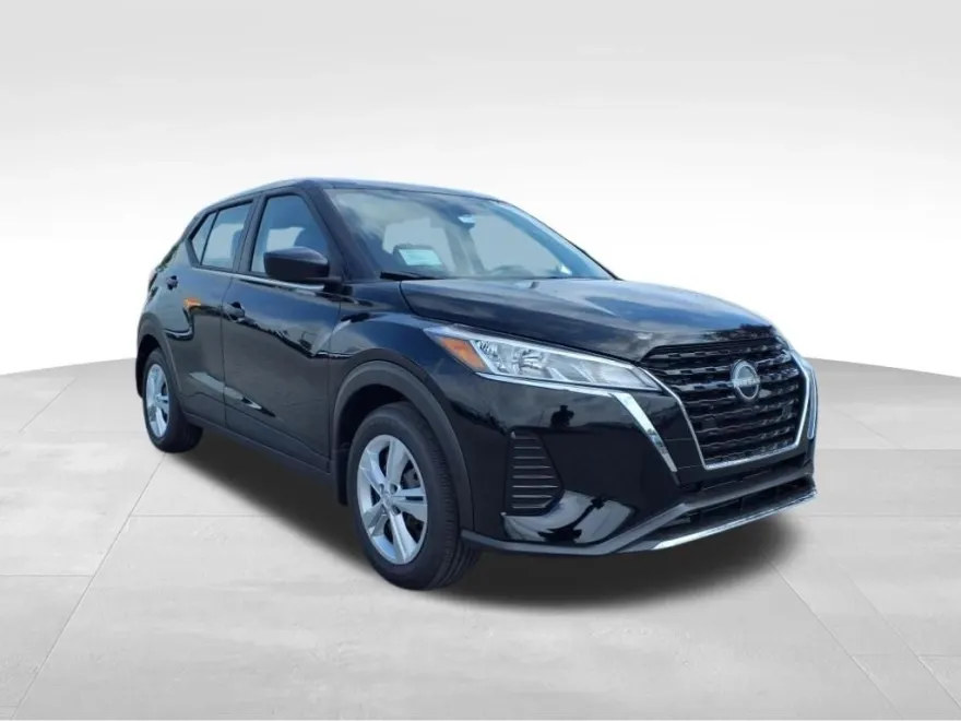 2025 Nissan Kicks Play S photo 1