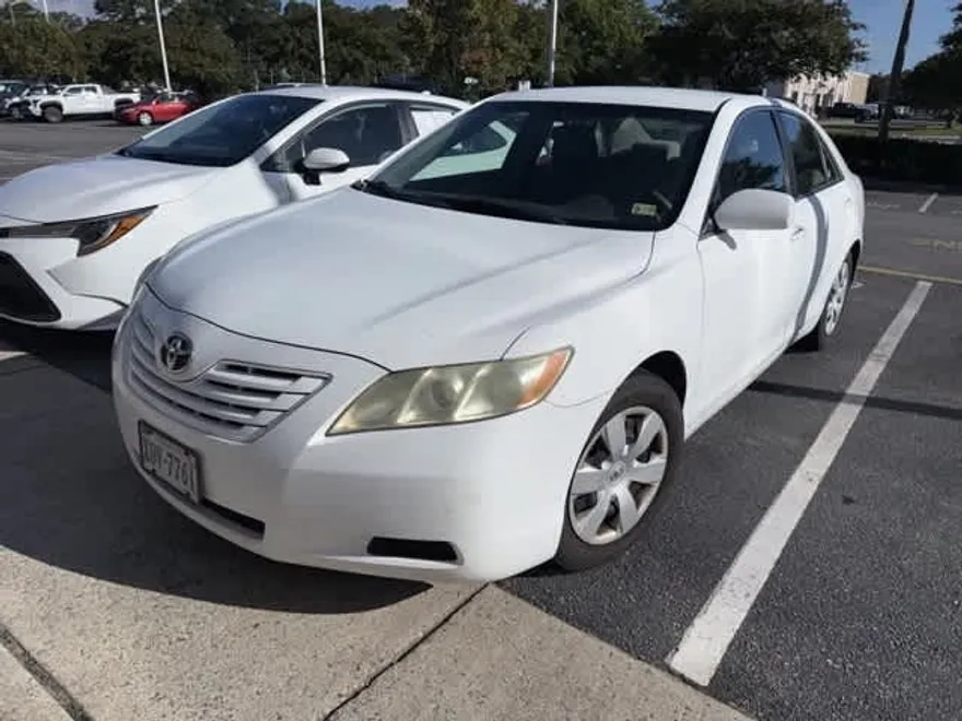 2008 Toyota Camry LE photo 1