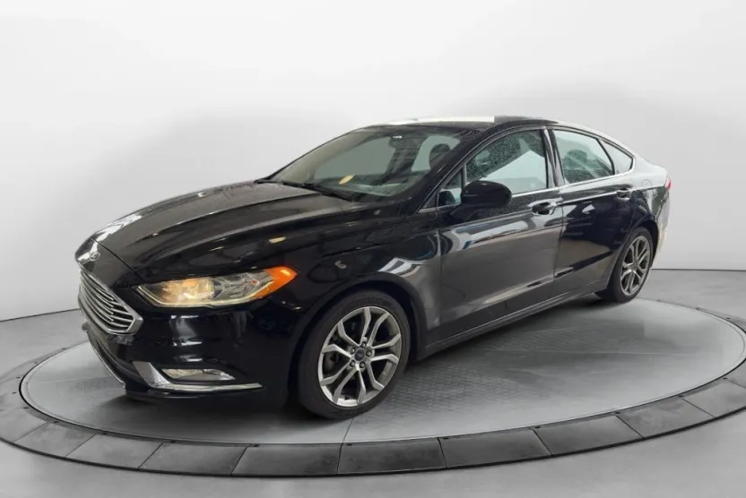 2017 Ford Fusion SE photo 1