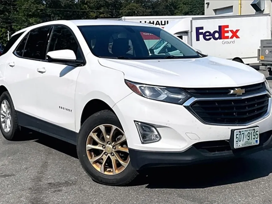 2019 Chevrolet Equinox LT photo 1