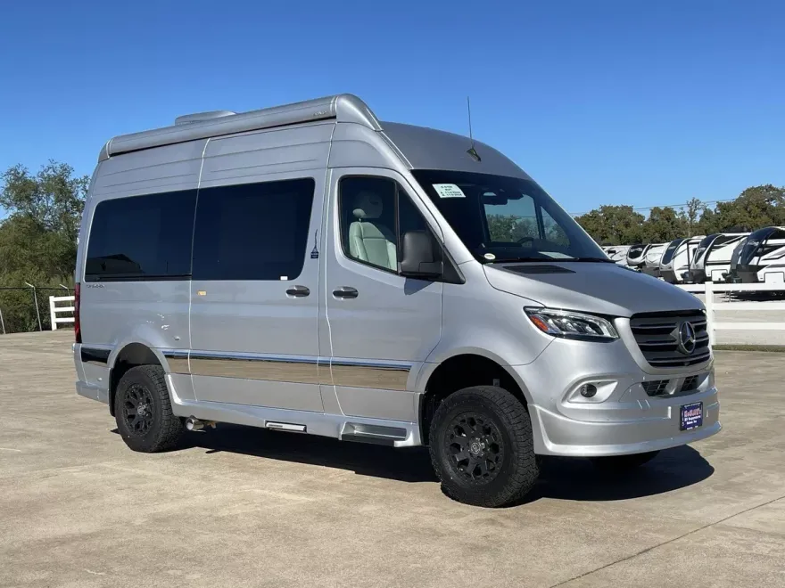 2024 Mercedes Benz Sprinter photo 1