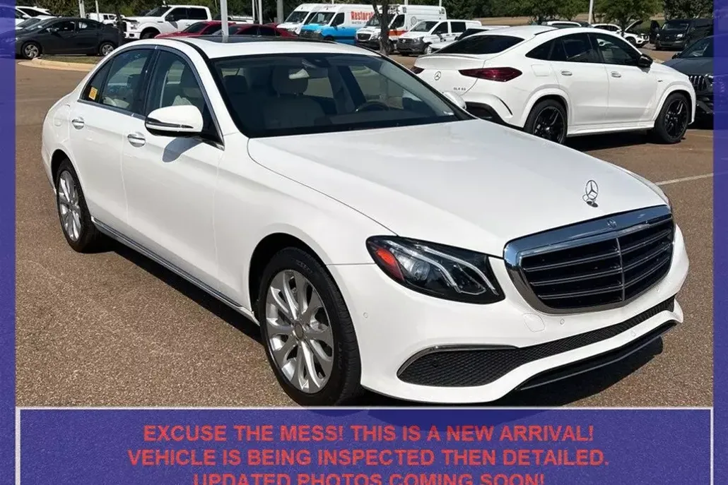 2017 Mercedes Benz E 300 photo 1
