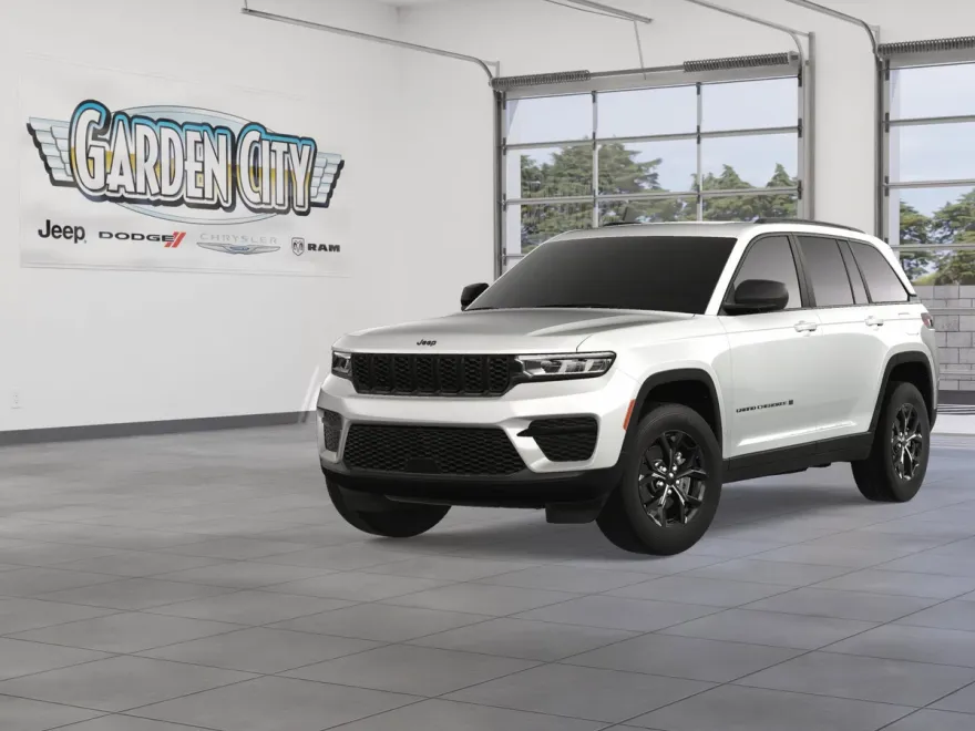 2025 Jeep Grand Cherokee Altitude photo 1