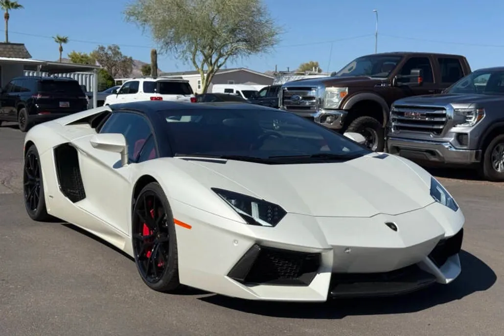 2015 Lamborghini Aventador LP 700-4 Roadster photo 1