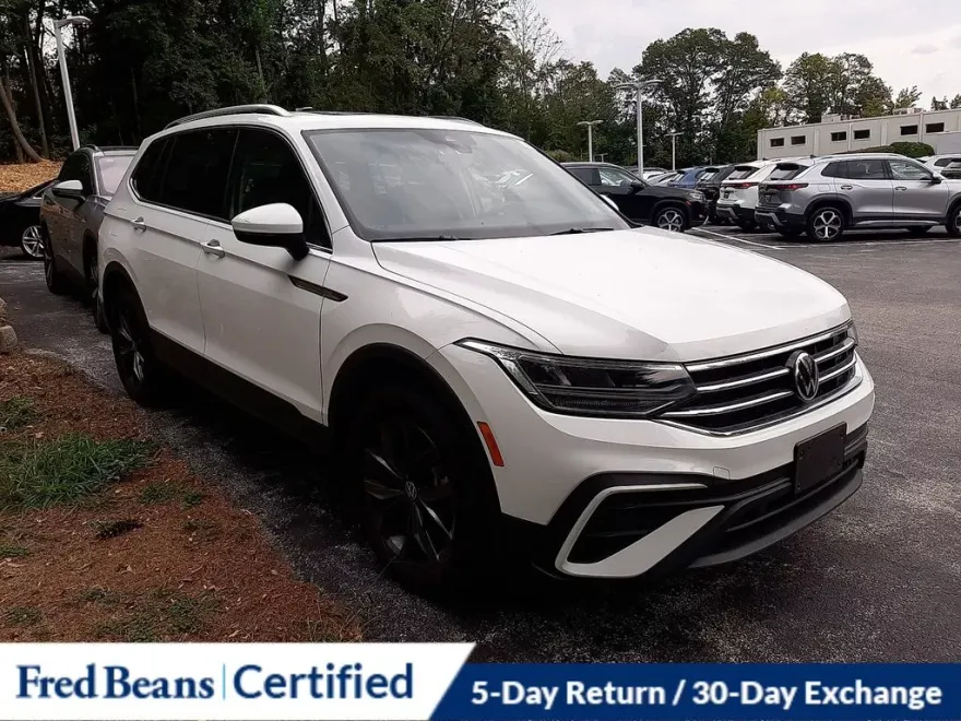 2022 Volkswagen Tiguan SE photo 1