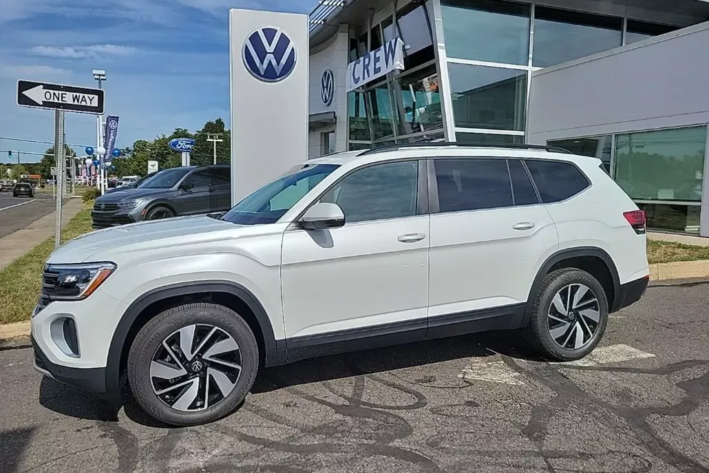 2026 Volkswagen Atlas SE Technology photo 1