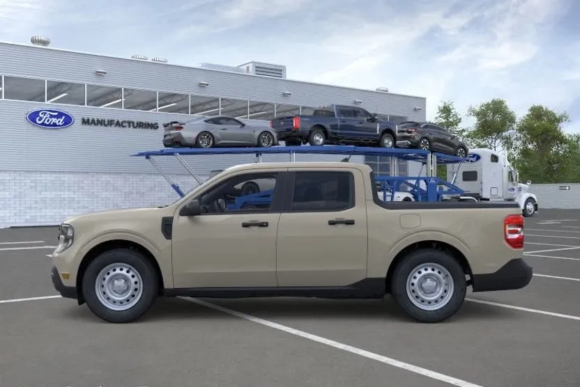 2025 Ford Maverick XL photo 1