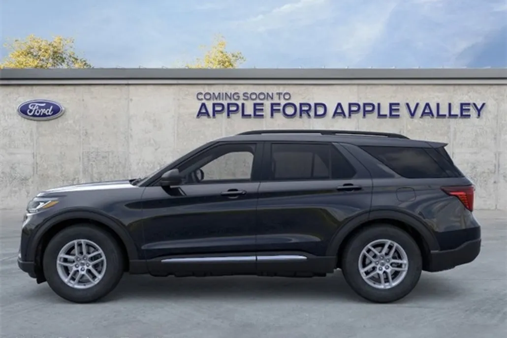 2025 Ford Explorer photo 1